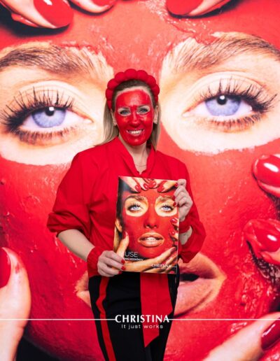 Christina_muse_red_mask_kukoly_aliz